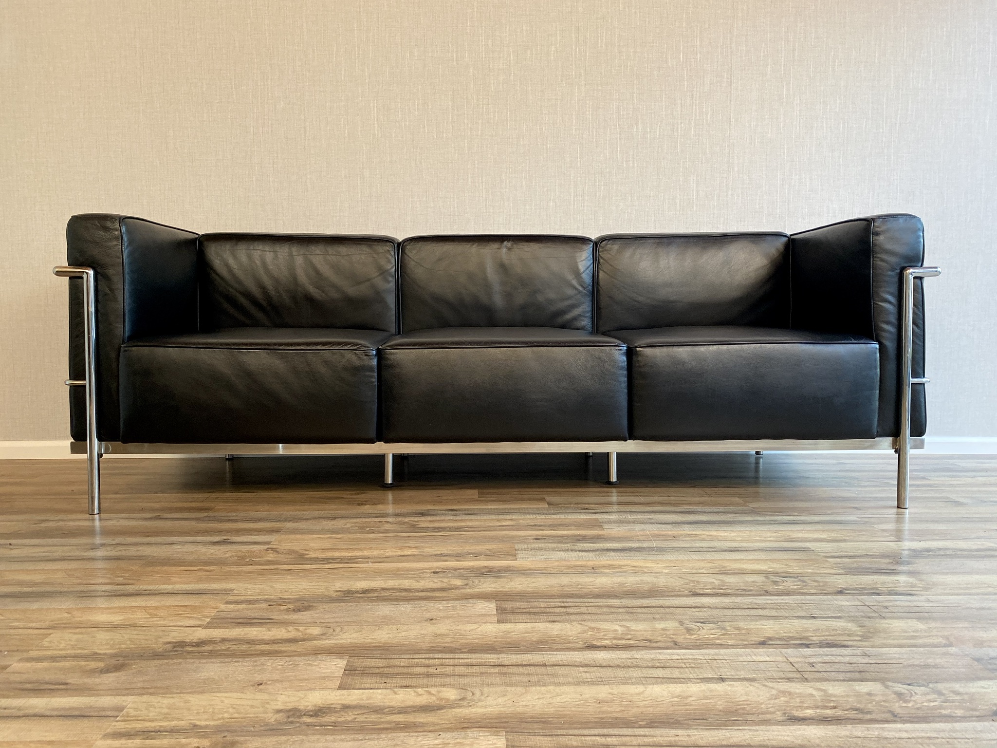 Le Corbusier LC3 Sofa (Reproduction)